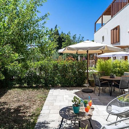 Stay U-Nique Studio Apartment In Орашац Экстерьер фото