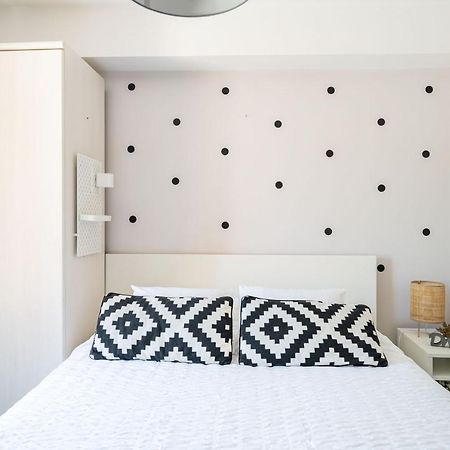 Stay U-Nique Studio Apartment In Орашац Экстерьер фото