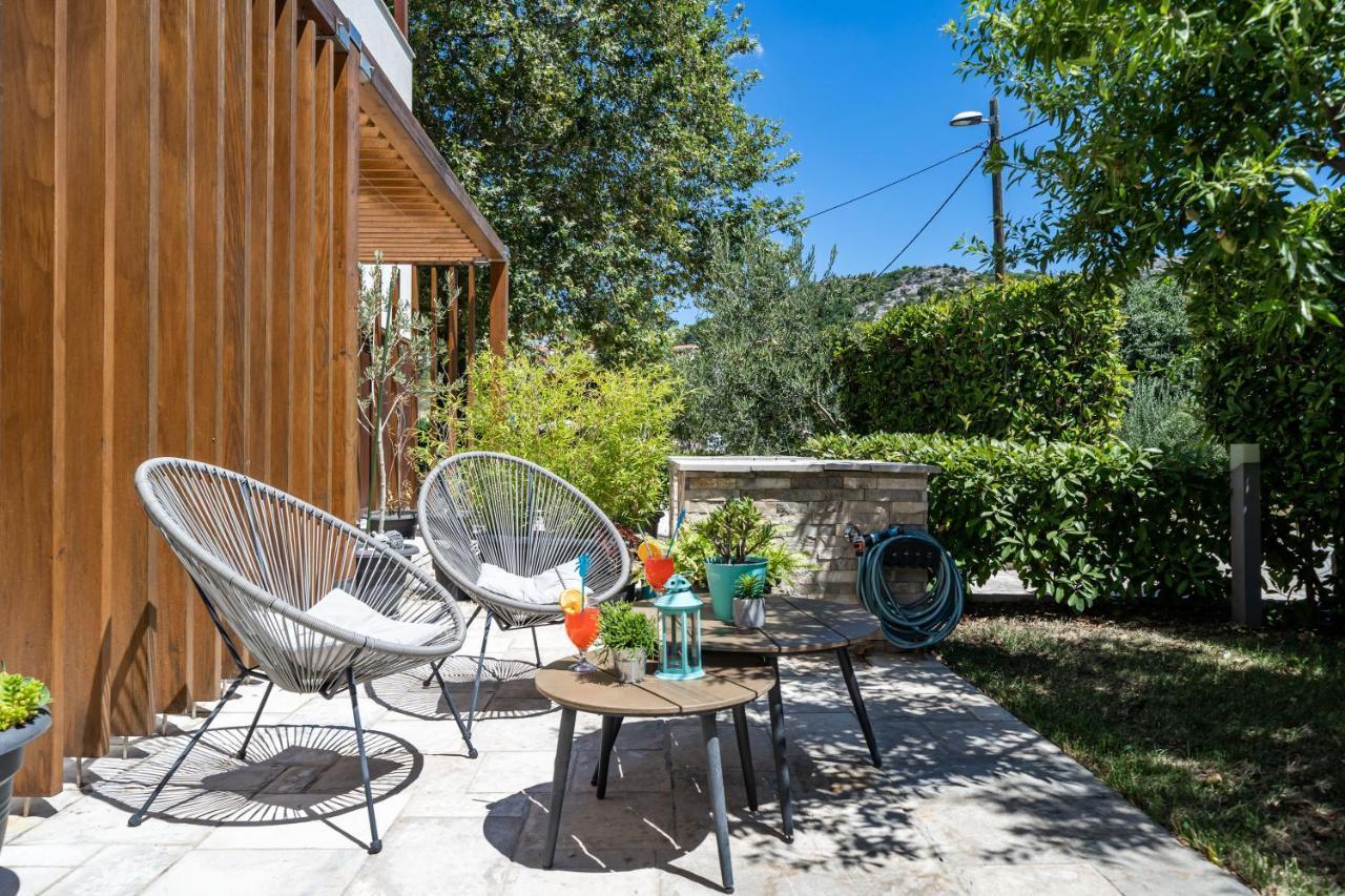 Stay U-Nique Studio Apartment In Орашац Экстерьер фото