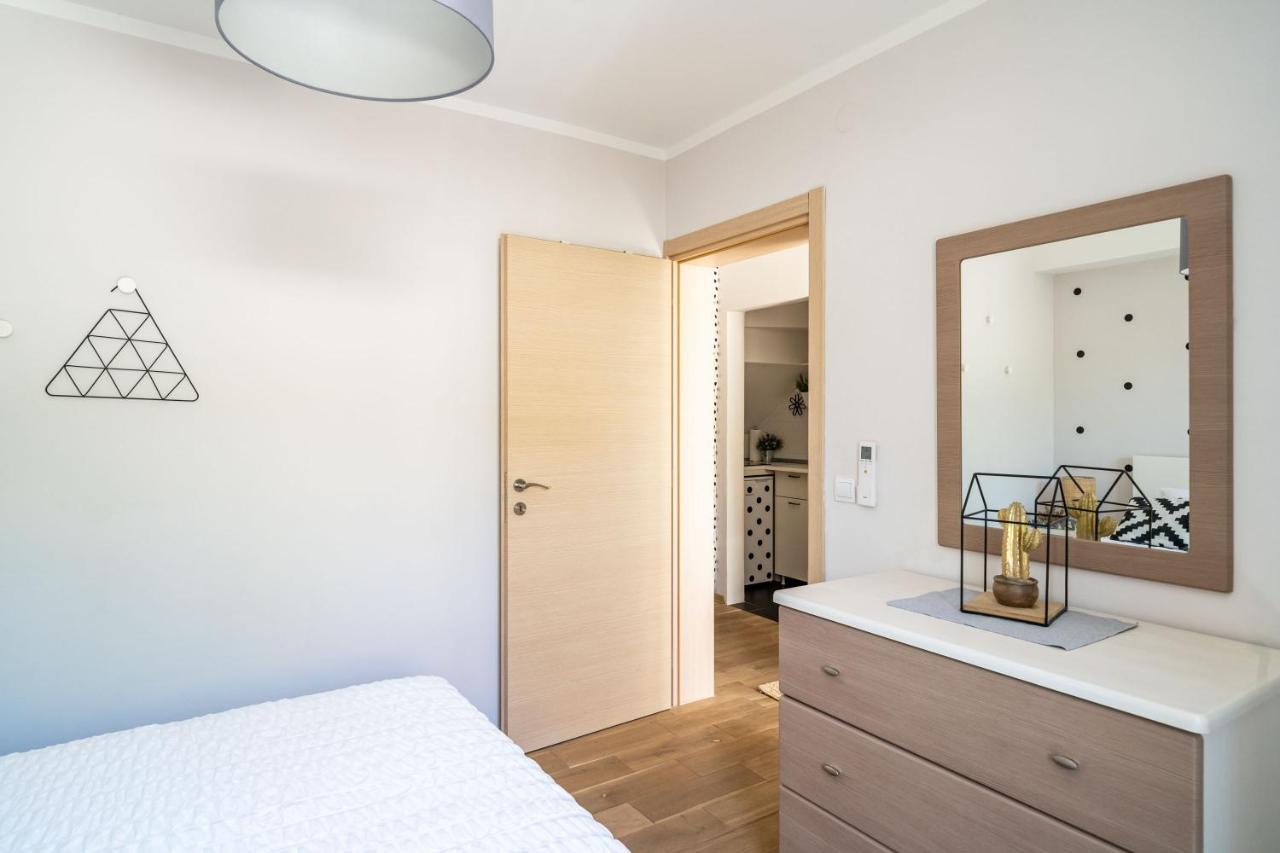 Stay U-Nique Studio Apartment In Орашац Экстерьер фото