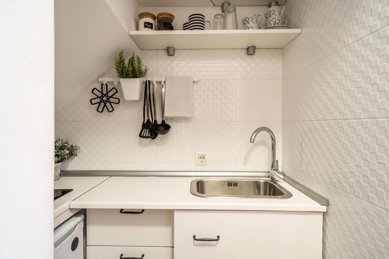Stay U-Nique Studio Apartment In Орашац Экстерьер фото