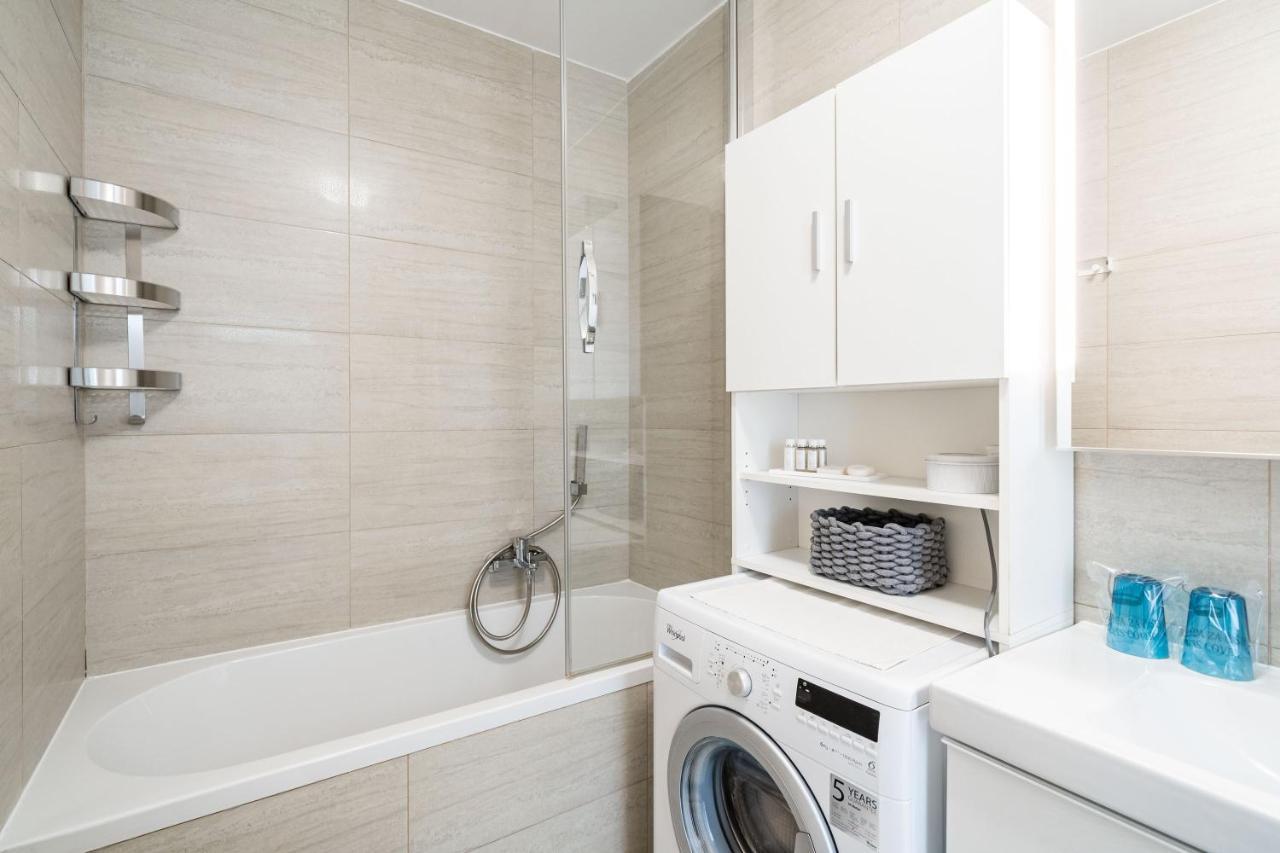 Stay U-Nique Studio Apartment In Орашац Экстерьер фото